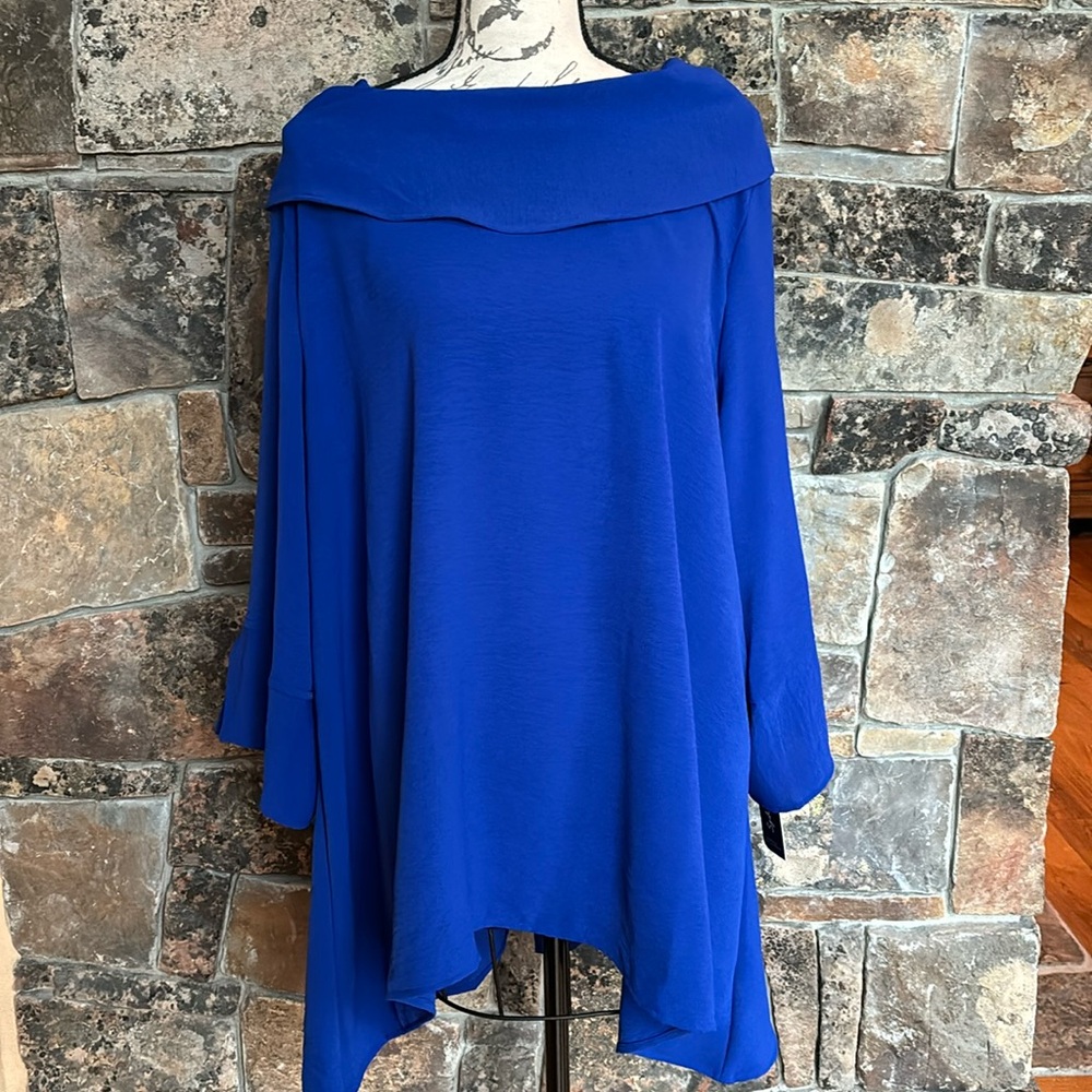 Navy blue airflow tunic
